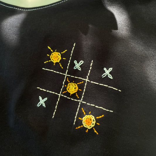 Budi sama sebi sunce - Crop top T-shirt - Bananica.art