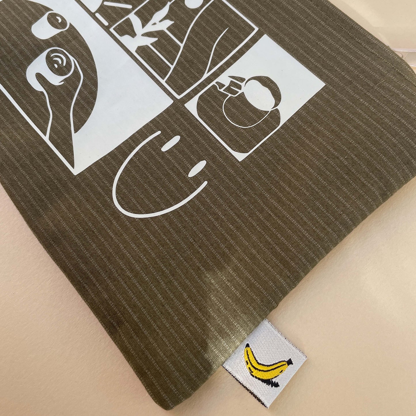 Neseser - Mornings - Bananica.art