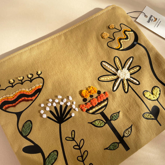 Neseser - Flowers - Punch needle - Bananica.art