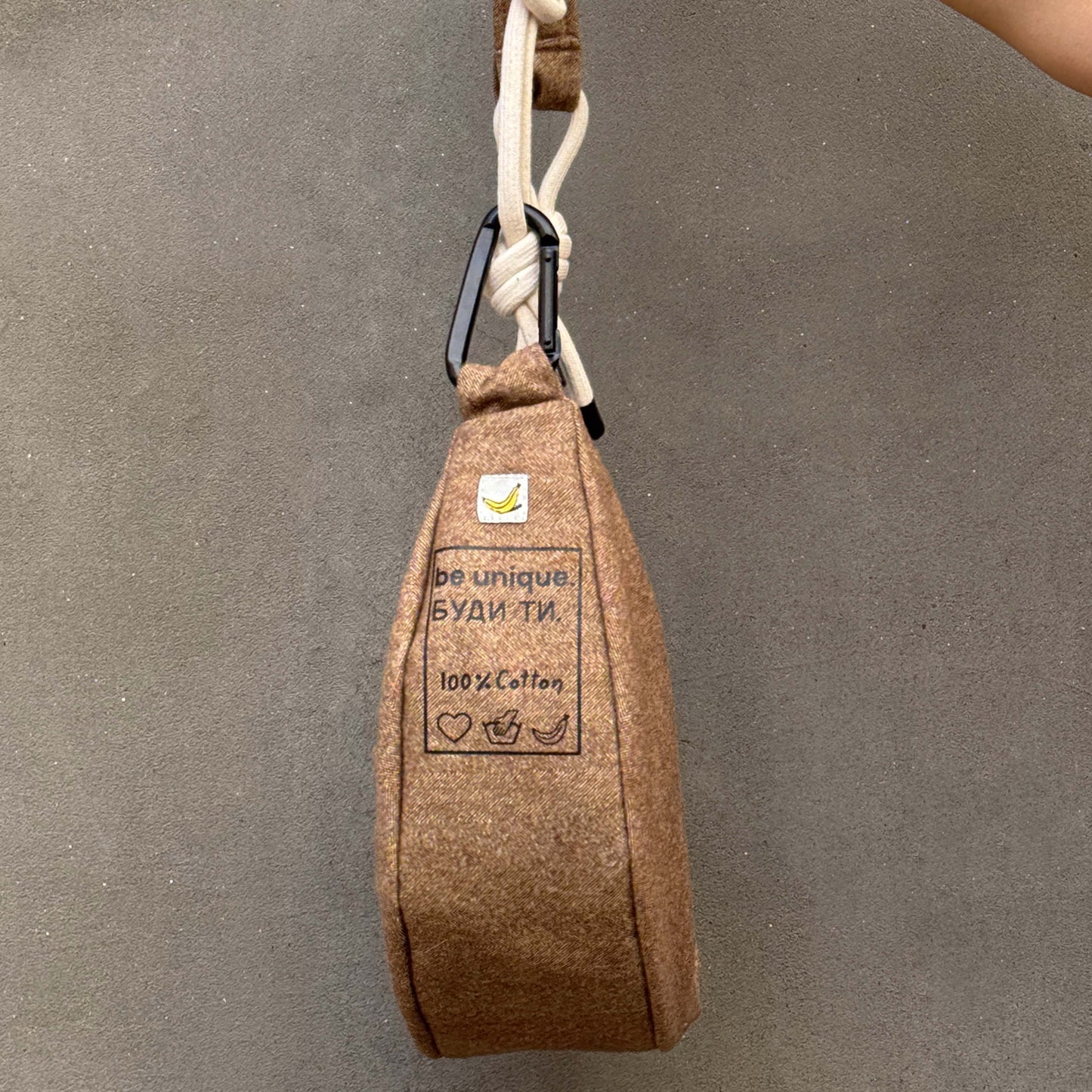 Banana torbica - Caramel Wool - Bananica.art