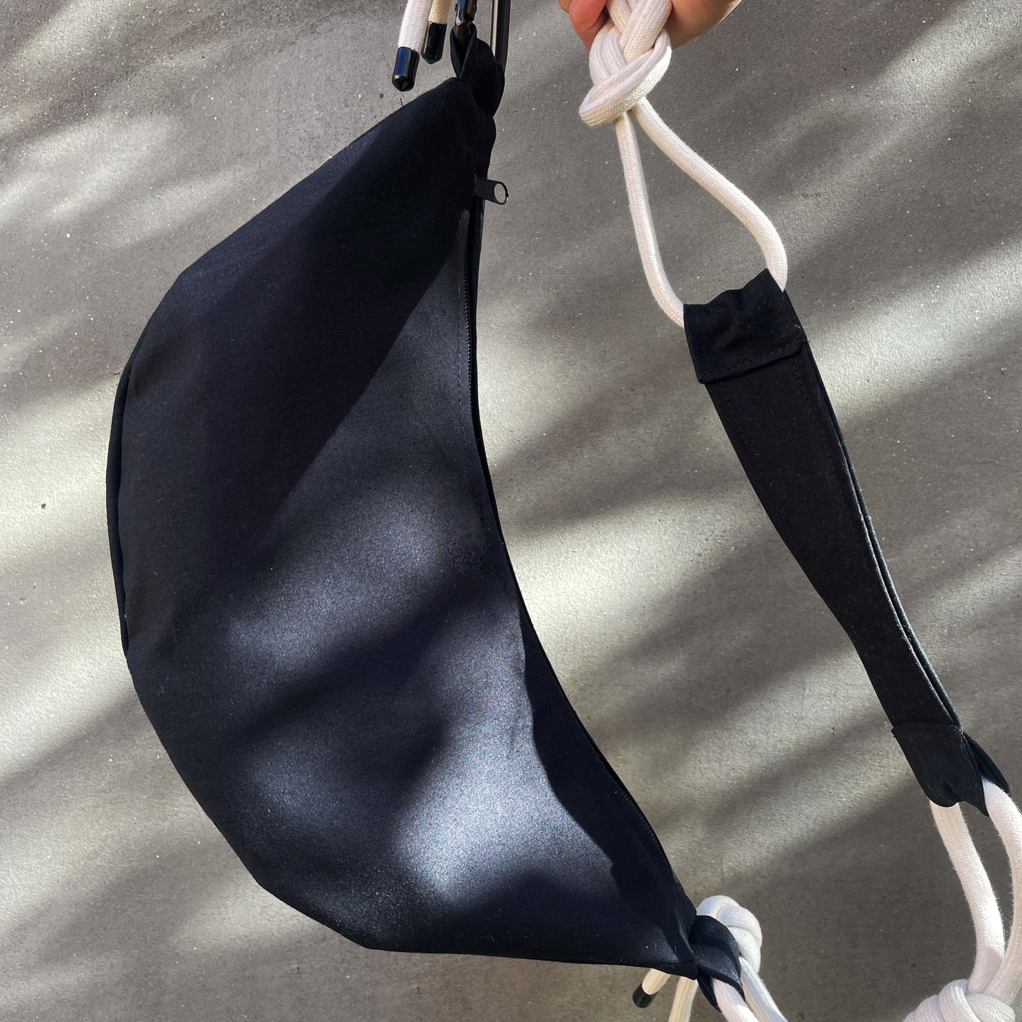 Banana torbica - Midnight Black - Bananica.art