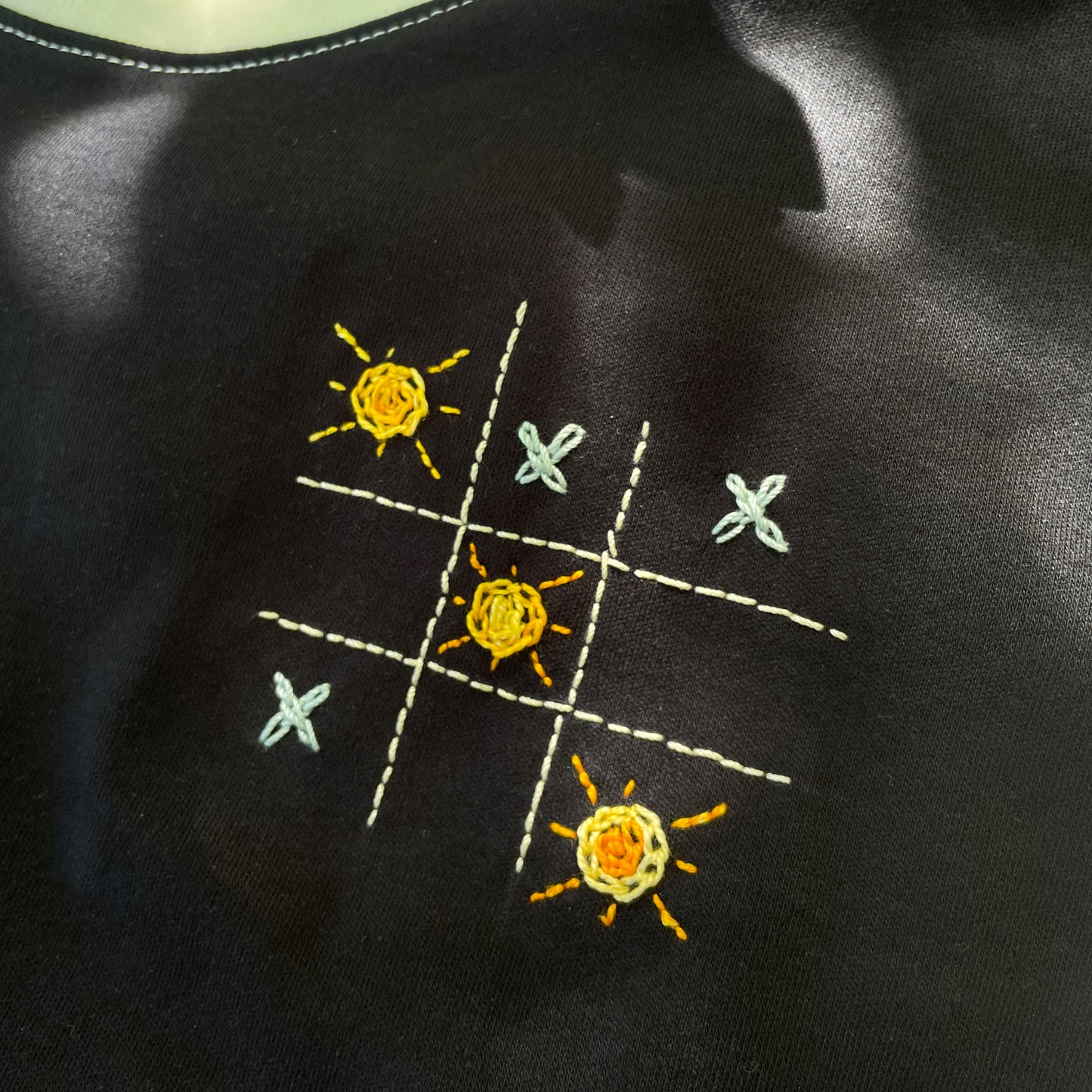 Budi sama sebi sunce - Crop top T-shirt - Bananica.art